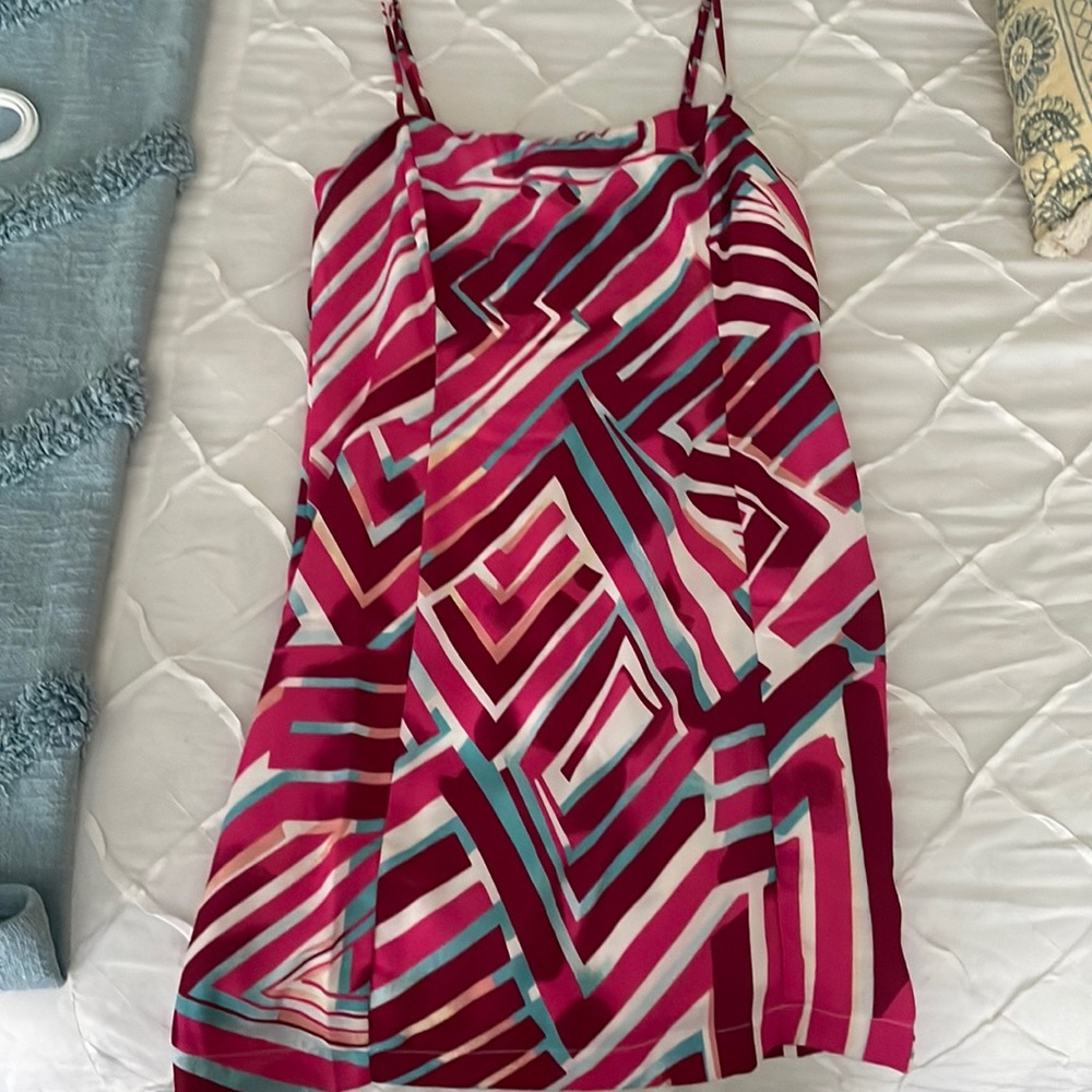 Lulus pink patterned dress. This dress is a beautiful night out dress